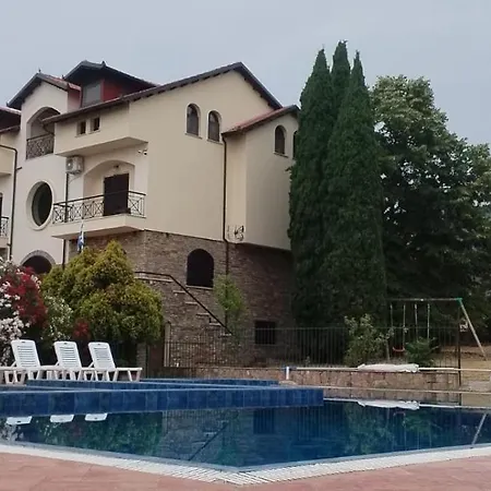 Anna Villa Leptokaryá