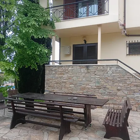 Anna Villa Leptokaryá