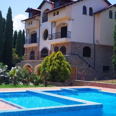 فيلة Anna ليبتوكاريا